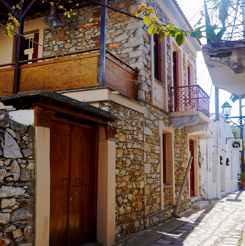 “Skiathitiko Spiti” (House in Skiathos)